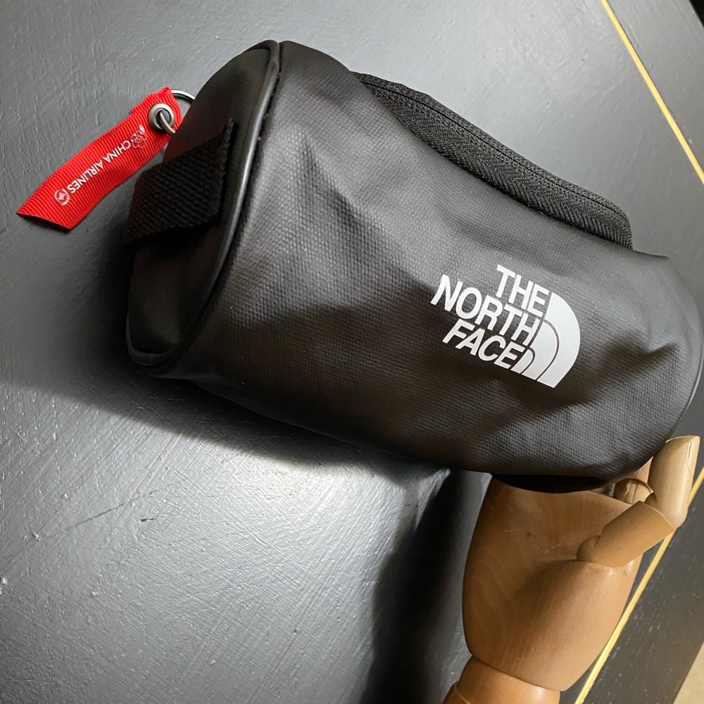 The North Face Amenity bag